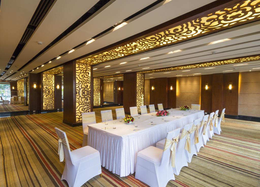 Dolphin Hotel Visakhapatnam Dış mekan fotoğraf