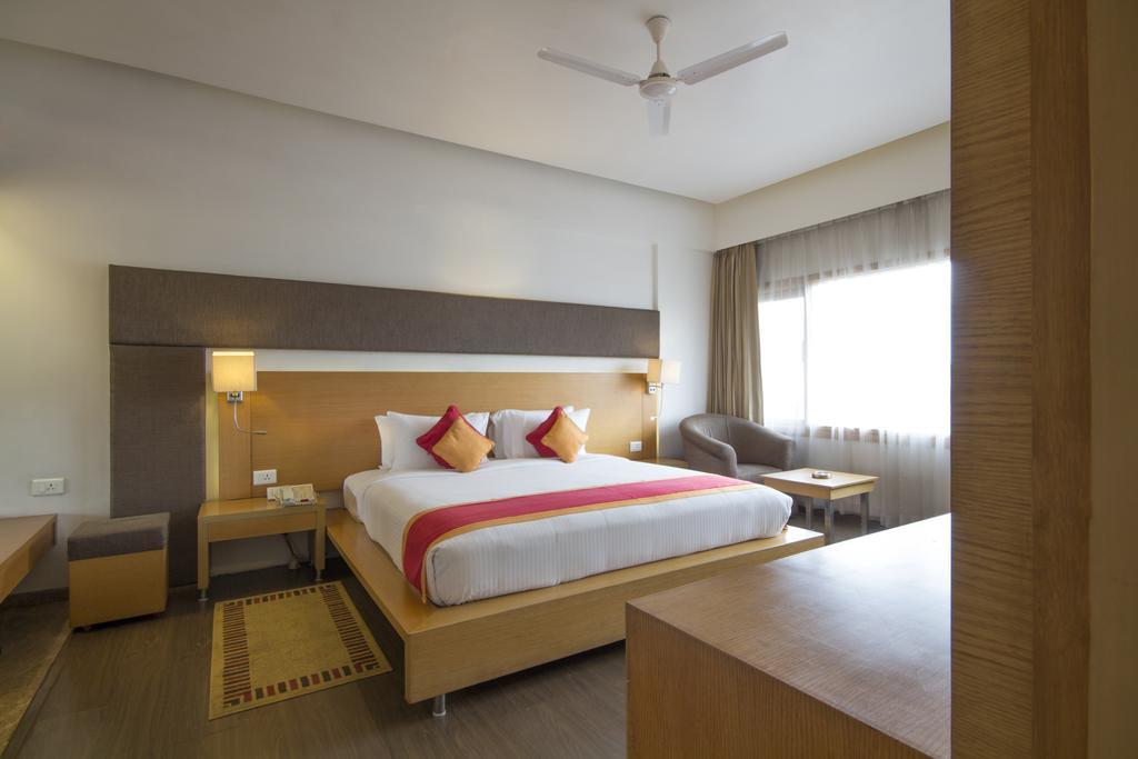 Dolphin Hotel Visakhapatnam Oda fotoğraf